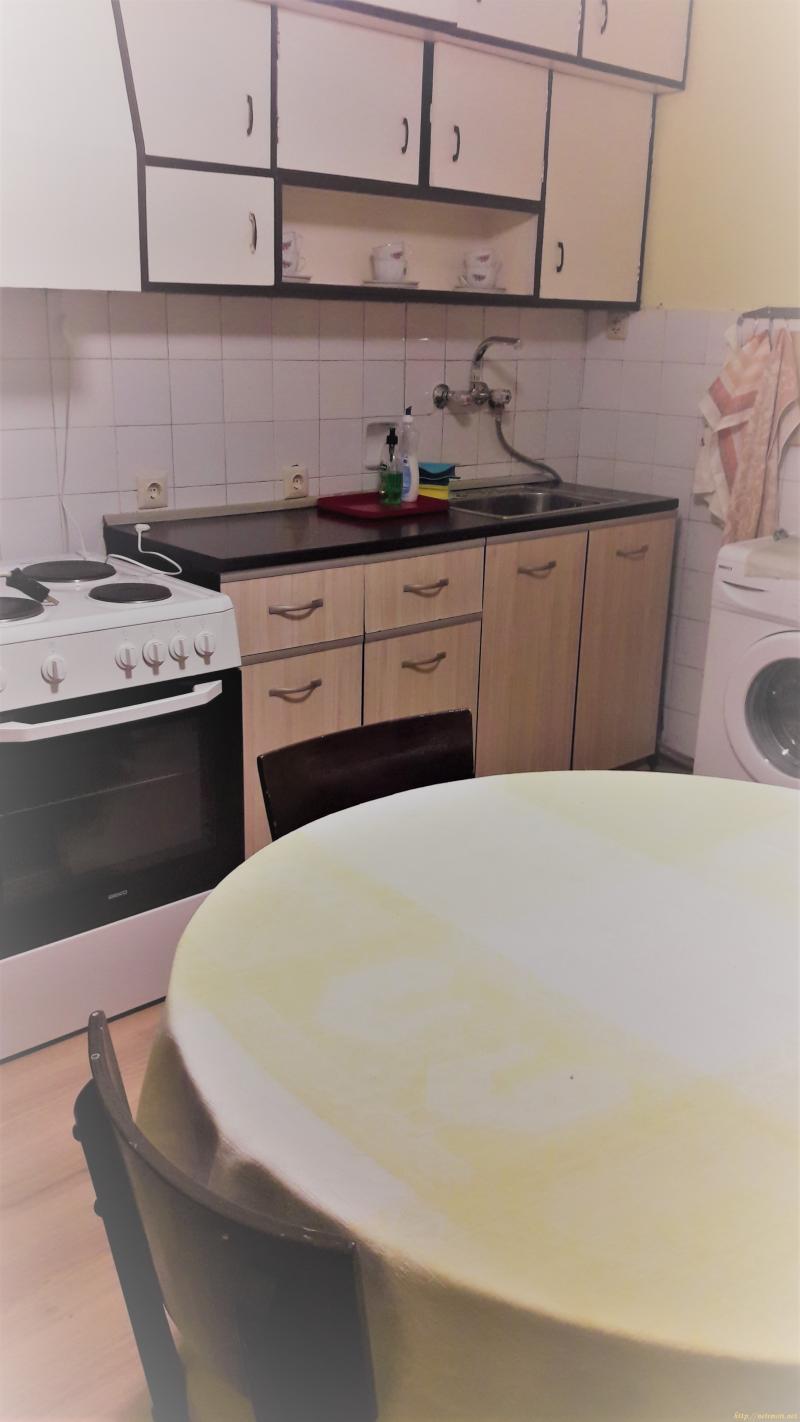 Снимка 7 на тристаен апартамент в София - Лозенец в категория недвижими имоти дава под наем - 86 м2 на цена  383 EUR 