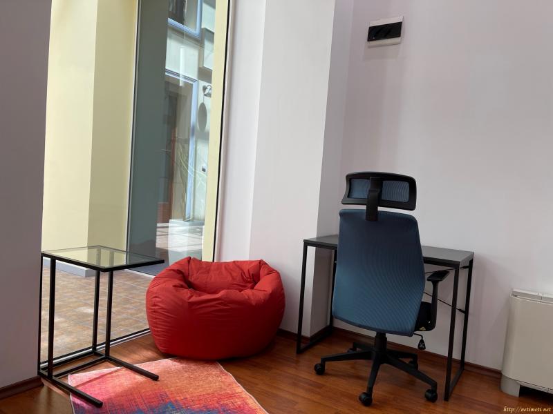 Снимка 2 на едностаен апартамент в София - Център в категория недвижими имоти дава под наем - 16 м2 на цена  665 EUR 