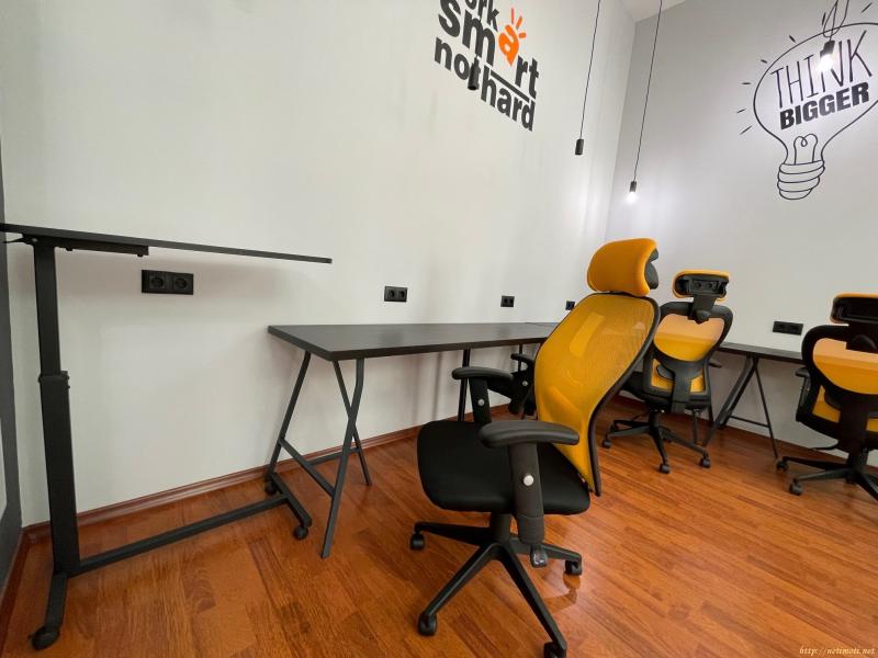 Снимка 5 на офис в София - Център в категория недвижими имоти дава под наем - 15 м2 на цена  665 EUR 