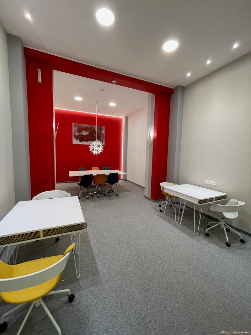 Оферта за недвижим имот с номер 20289: офис в София - Център в категория дава под наем - 36 м2 на цена 1227 EUR - снимка номер 1 Снимка 1 на офис в София - Център в категория недвижими имоти дава под наем - 36 м2 на цена 1227 EUR