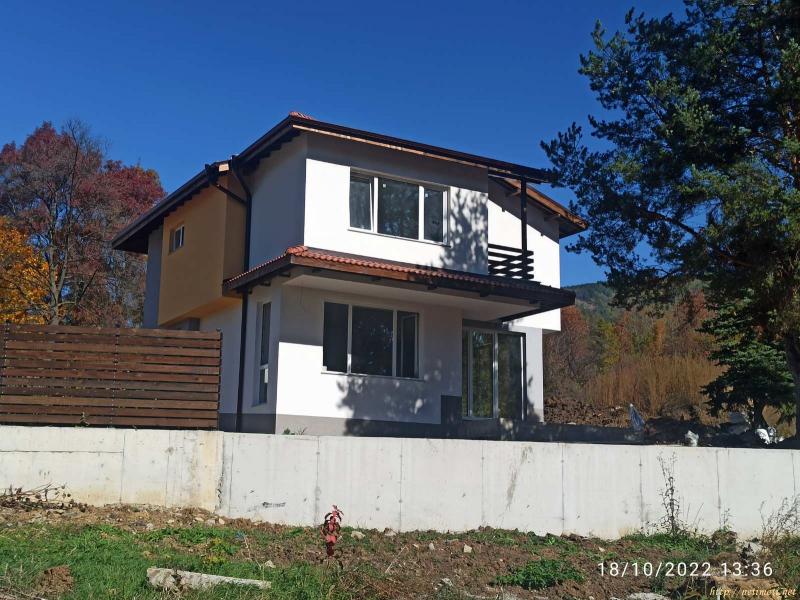 Оферта за недвижим имот с номер 20450: къща в Перник област - с.Рударци в категория продава - 173 м2 на цена 297000 EUR - снимка номер 1 Снимка 1 на къща в Перник област - с.Рударци в категория недвижими имоти продава - 173 м2 на цена 297000 EUR