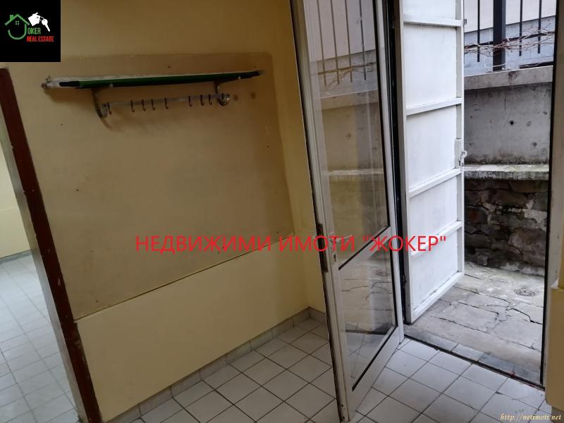 Оферта за недвижим имот с номер 21143: магазин в Велико Търново - Център в категория продава - 60 м2 на цена 69000 EUR - снимка номер 6 Снимка 6 на магазин в Велико Търново - Център в категория недвижими имоти продава - 60 м2 на цена 69000 EUR