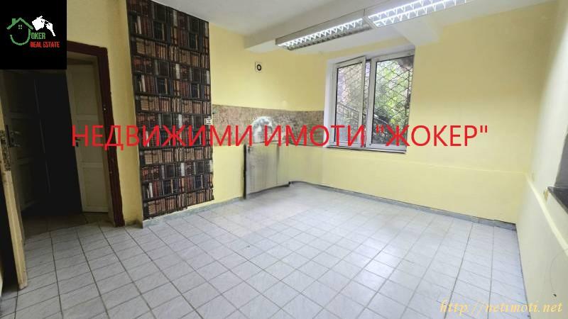 Оферта за недвижим имот с номер 21143: магазин в Велико Търново - Център в категория продава - 60 м2 на цена 69000 EUR - снимка номер 8 Снимка 8 на магазин в Велико Търново - Център в категория недвижими имоти продава - 60 м2 на цена 69000 EUR