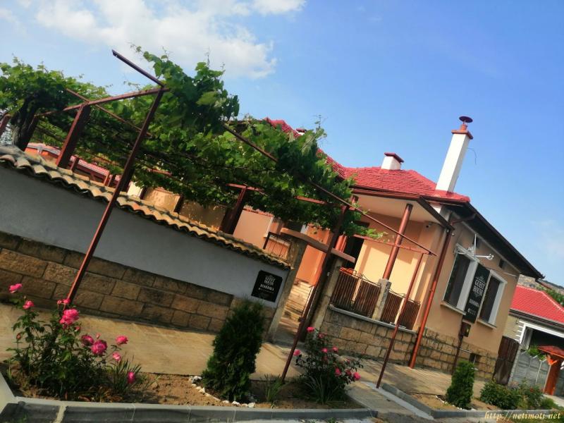 Снимка 7 на къща в Шумен област - с.Мадара в категория недвижими имоти продава - 1990 м2 на цена  144000 EUR 