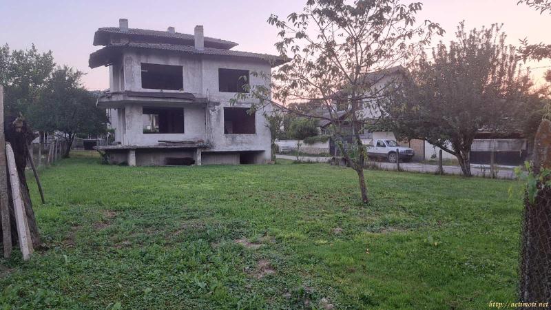 Оферта за недвижим имот с номер 20621: къща в Ловеч област - с.Орешак в категория продава - 300 м2 на цена 90000 EUR - снимка номер 1 Снимка 1 на къща в Ловеч област - с.Орешак в категория недвижими имоти продава - 300 м2 на цена 90000 EUR