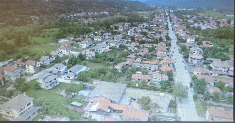 Оферта за недвижим имот с номер 20621: къща в Ловеч област - с.Орешак в категория продава - 300 м2 на цена 90000 EUR - снимка номер 3 Снимка 3 на къща в Ловеч област - с.Орешак в категория недвижими имоти продава - 300 м2 на цена 90000 EUR