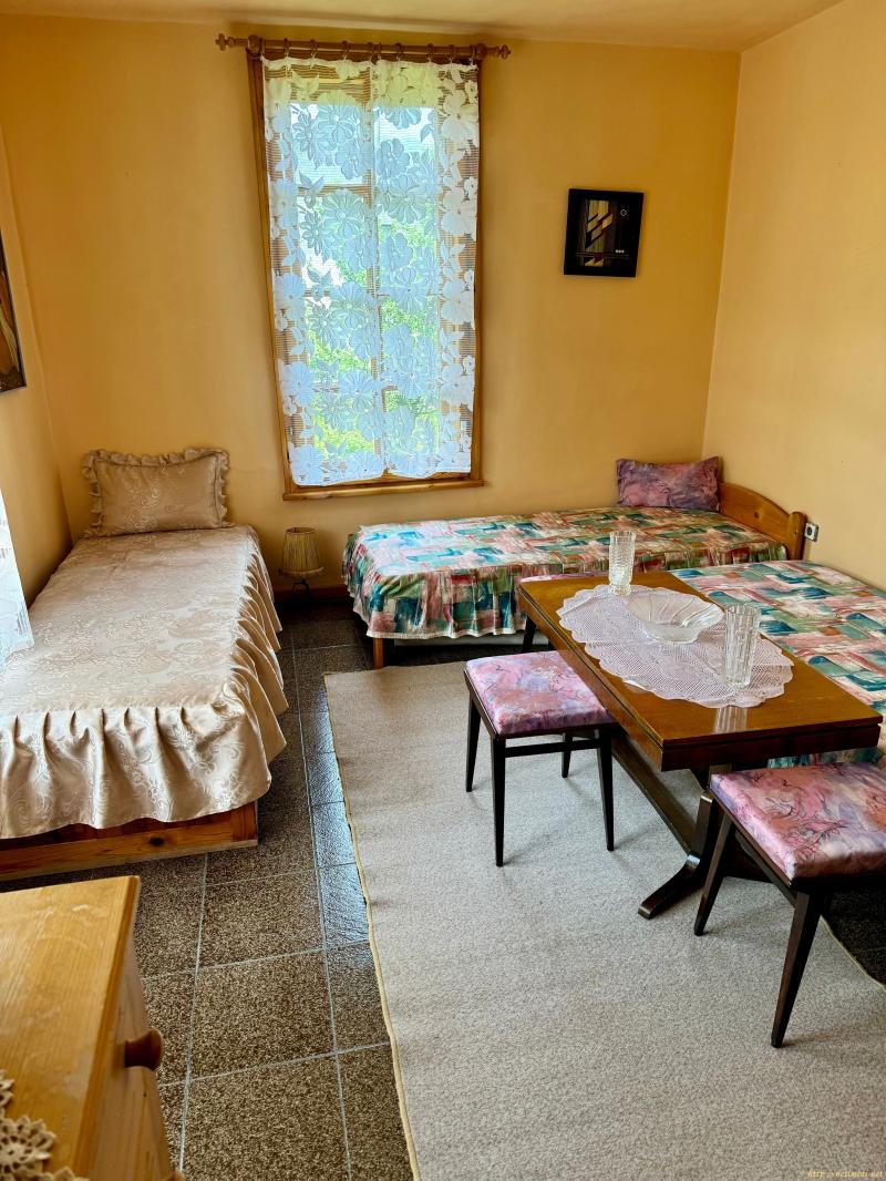 Снимка 5 на къща в Кюстендил - Запад в категория недвижими имоти продава - 240 м2 на цена  95000 EUR 