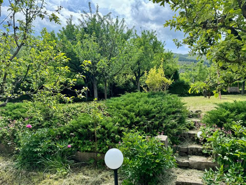 Снимка 8 на къща в Кюстендил - Запад в категория недвижими имоти продава - 240 м2 на цена  95000 EUR 