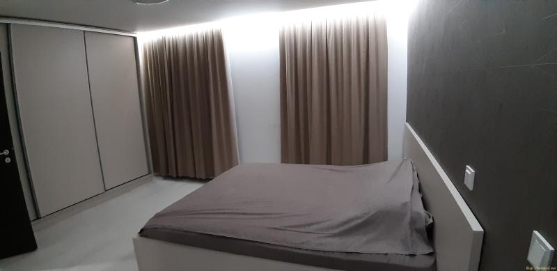 Снимка 4 на тристаен апартамент в София - Симеоново в категория недвижими имоти дава под наем - 115 м2 на цена  1200 EUR 