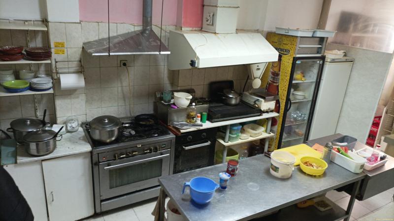 Снимка 6 на заведение в Пловдив - Център в категория недвижими имоти дава под наем - 180 м2 на цена  1023 EUR 