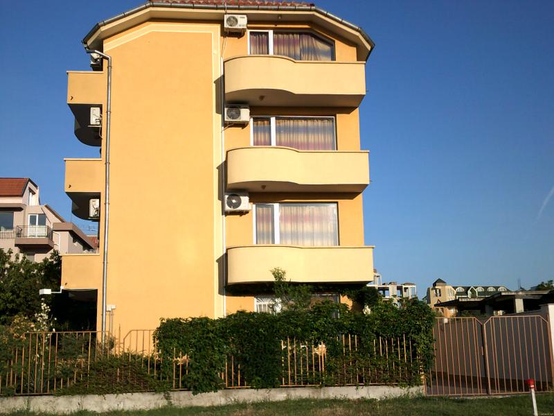 Оферта за недвижим имот с номер 20934: къща в Бургас област - с.Равда в категория продава - 545 м2 на цена 600000 EUR - снимка номер 3 Снимка 3 на къща в Бургас област - с.Равда в категория недвижими имоти продава - 545 м2 на цена 600000 EUR